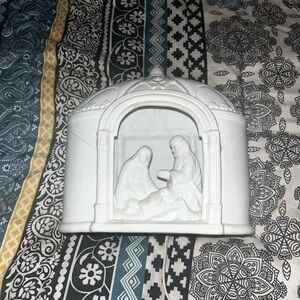 Vintage Lighted Porcelain Nativity Scene Christmas Decoration